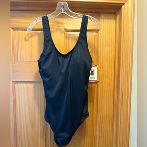 Hurley Black and Red Branded Size Tag